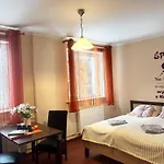Wstąp Tu Hotel *