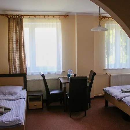 Gosciniec Wstap Tu ホテル *