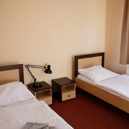 Gosciniec Wstap Tu *