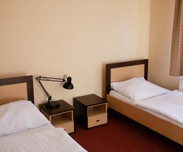 Gosciniec Wstap Tu *